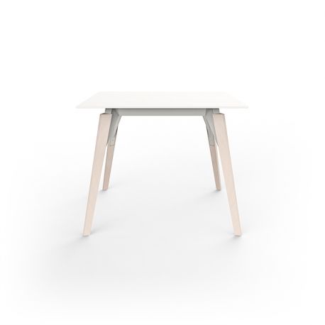 Table Faz Wood plateau HPL blanc intégral, pieds chêne blanchis, Vondom, 90x90xH74 cm
