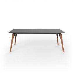 Table Faz Wood plateau HPL noir et bord noir, pieds chêne naturel, Vondom, 200x100xH74 cm