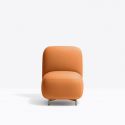 Petit fauteuil Buddy 210S, tissu rose fumé, pieds en laiton Pedrali, H72xL55xl62