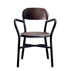 Pipe Chair avec Accoudoir, Magis structure noire, assise hêtre foncé