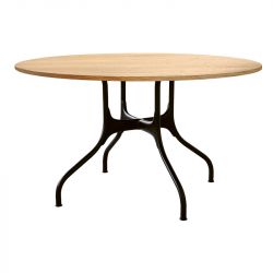 Mila table design, Magis plateau en chêne naturel, pieds en acier noir, diamètre 130 cm