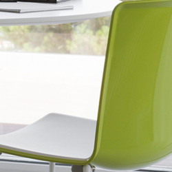 Lot de 4 chaises Tweet 897, Pedrali vert et blanc Pieds vernis